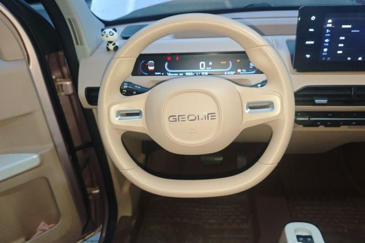 Used Geely Galaxy Panda 2024 Panda Mini 200km Endurance Bear Steering Wheel