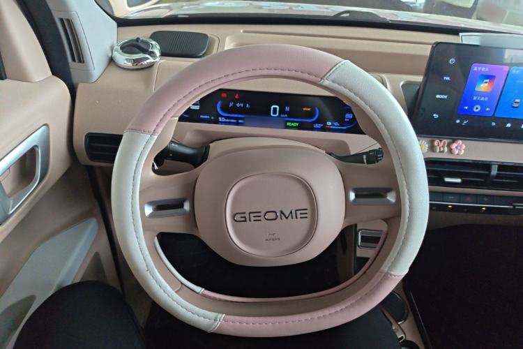 Used Geely Galaxy Panda 2024 Panda Mini 200km Endurance Bear Steering Wheel
