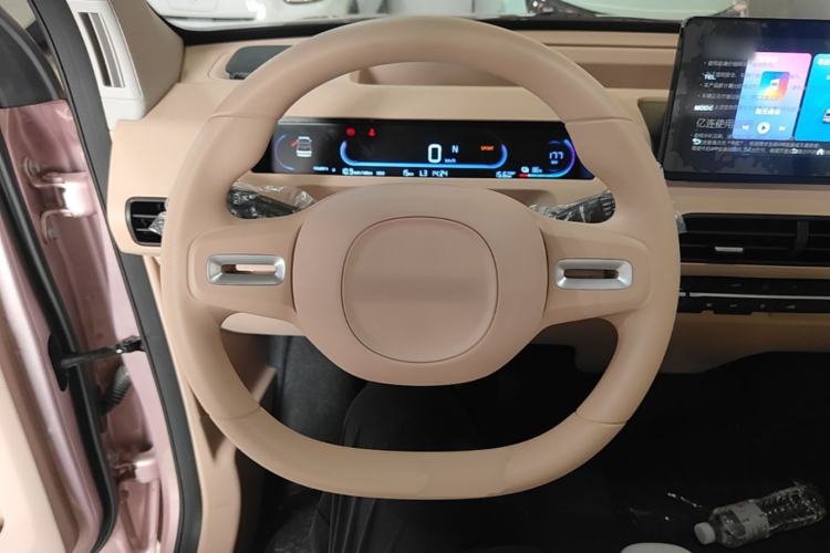Used Geely Galaxy Panda 2024 Panda Mini 200km Endurance Bear Steering Wheel