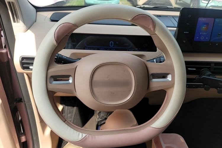 Used Geely Galaxy Panda 2024 Panda Mini 200km Endurance Bear Steering Wheel