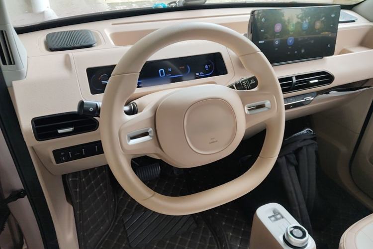 Used Geely Galaxy Panda 2024 Panda Mini 200km Endurance Bear Steering Wheel