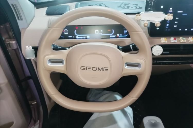 Used Geely Galaxy Panda 2024 Panda Mini 200km Endurance Bear Steering Wheel