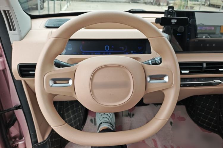 Used Geely Galaxy Panda 2024 Panda Mini 200km Endurance Bear Steering Wheel