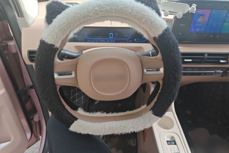Used Geely Galaxy Panda 2024 Panda Mini 200km Endurance Bear Steering Wheel