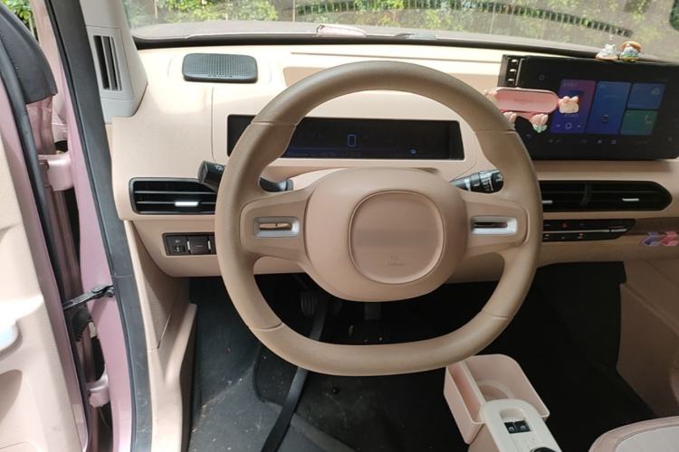 Used Geely Galaxy Panda 2024 Panda Mini 200km Endurance Bear Steering Wheel