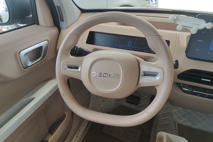 Used Geely Galaxy Panda 2024 Panda Mini 200km Endurance Bear Steering Wheel