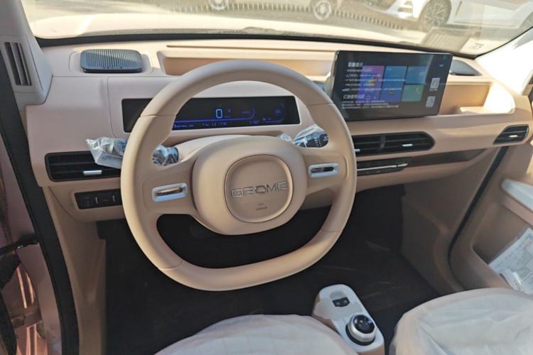 Used Geely Galaxy Panda 2024 Panda Mini 200km Endurance Bear Steering Wheel