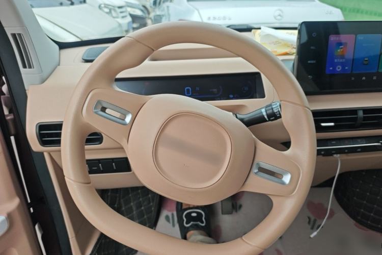 Used Geely Galaxy Panda 2024 Panda Mini 200km Endurance Bear Steering Wheel