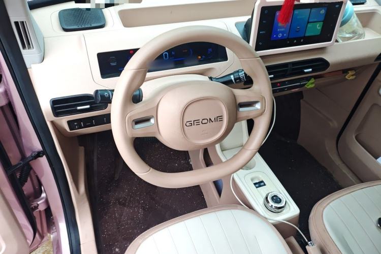 Used Geely Galaxy Panda 2024 Panda Mini 200km Endurance Bear Steering Wheel