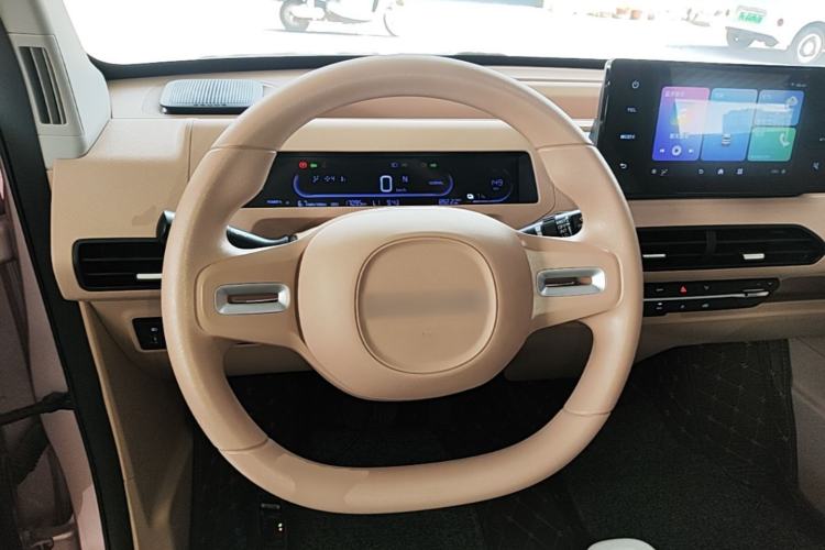 Used Geely Galaxy Panda 2024 Panda Mini 200km Endurance Bear Steering Wheel
