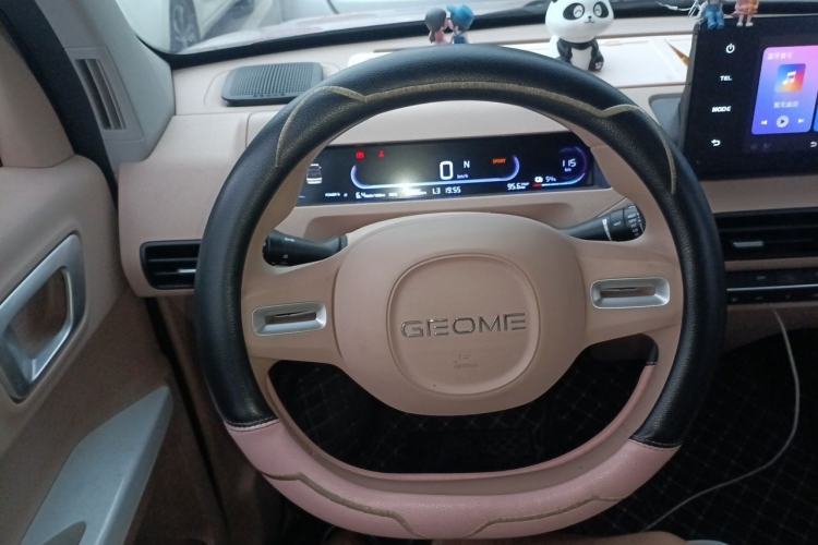Used Geely Galaxy Panda 2024 Panda Mini 200km Endurance Bear Steering Wheel