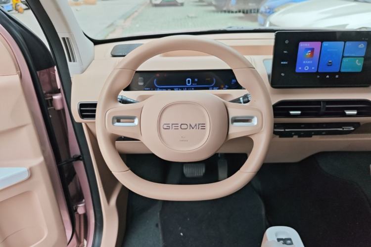 Used Geely Galaxy Panda 2024 Panda Mini 200km Endurance Bear Steering Wheel