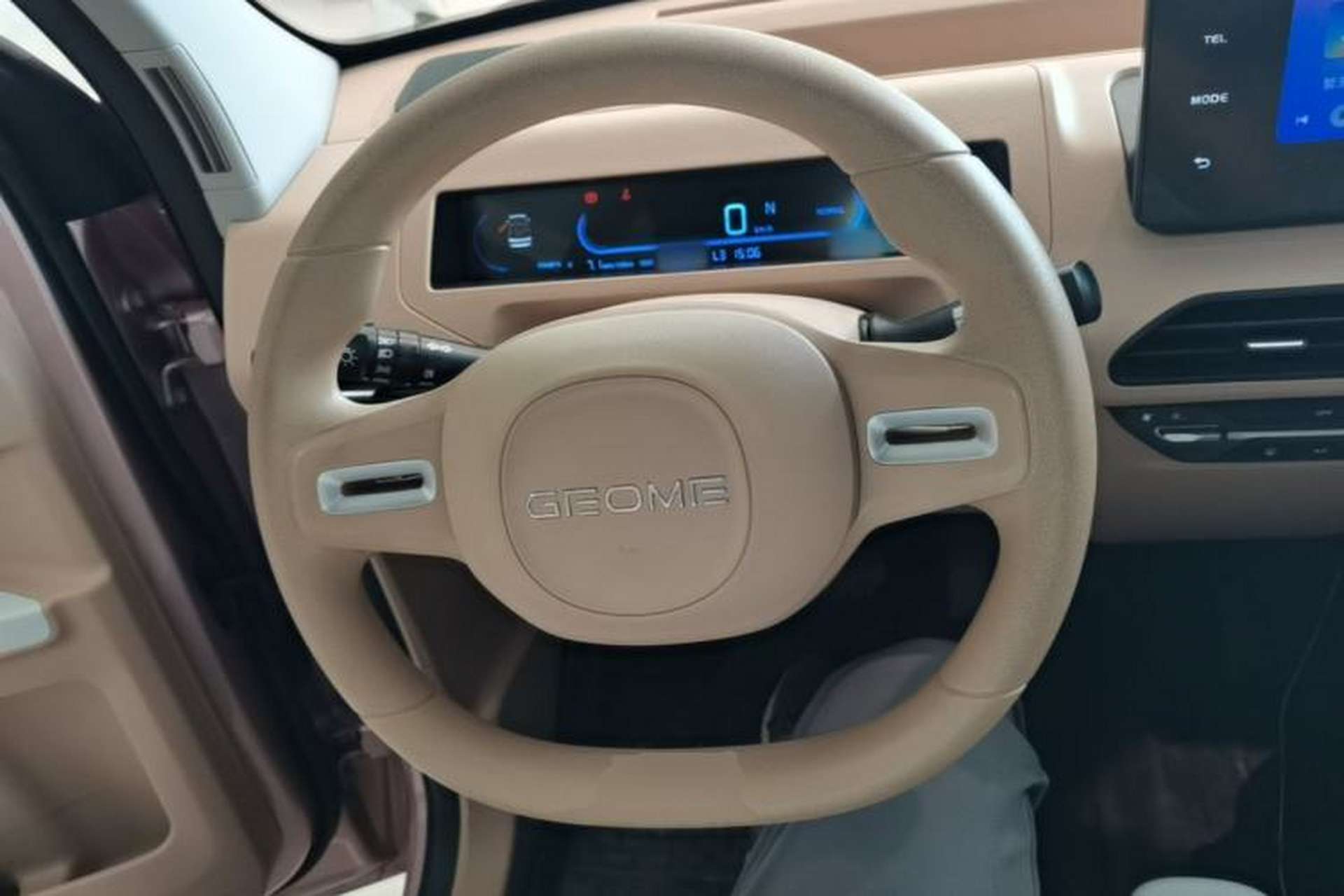 Used Geely Galaxy Panda 2024 Panda Mini 200km Endurance Bear Steering Wheel