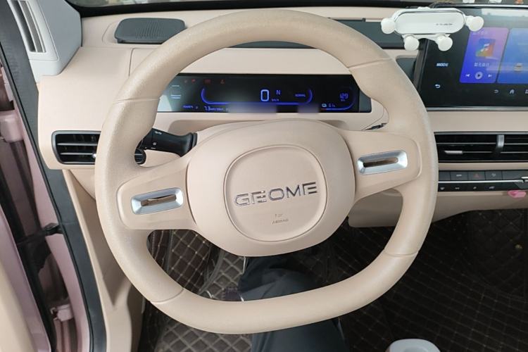 Used Geely Galaxy Panda 2024 Panda Mini 200km Longteng PRO Edition Steering Wheel