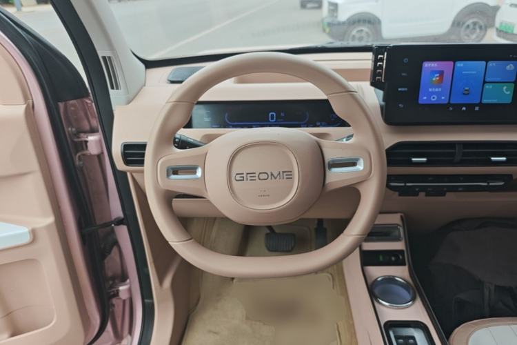 Used Geely Galaxy Panda 2024 Panda Mini 200km Endurance Bear Steering Wheel