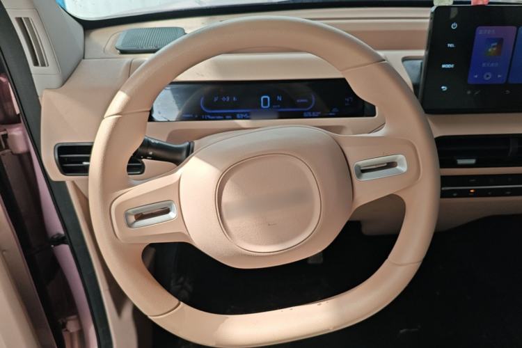 Used Geely Galaxy Panda 2024 Panda Mini 200km Endurance Bear Steering Wheel