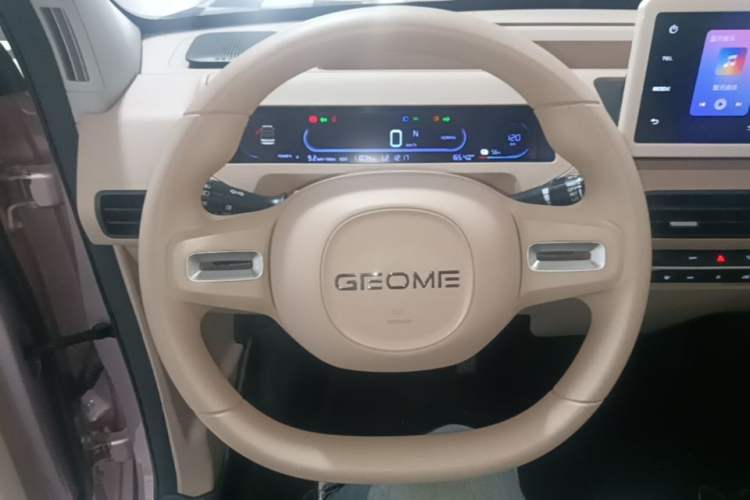 Used Geely Galaxy Panda 2024 Panda Mini 200km Endurance Bear Steering Wheel