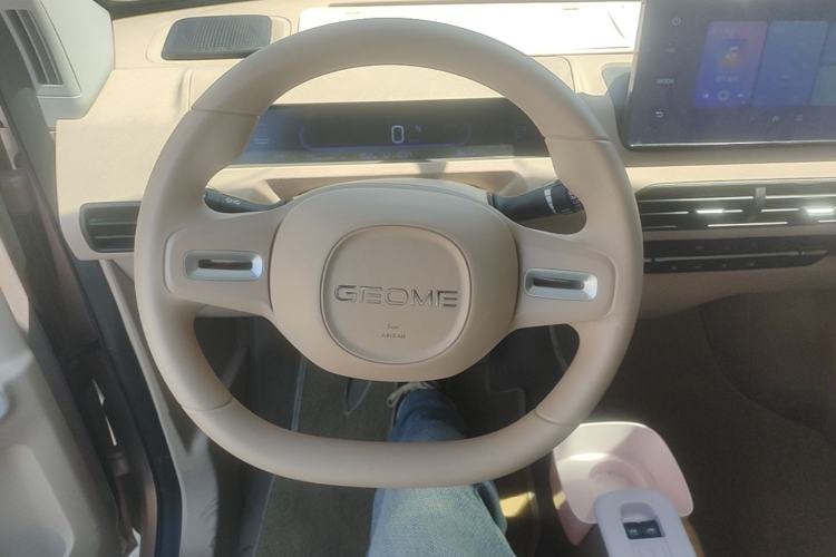 Used Geely Galaxy Panda 2024 Panda Mini 200km Endurance Bear Steering Wheel