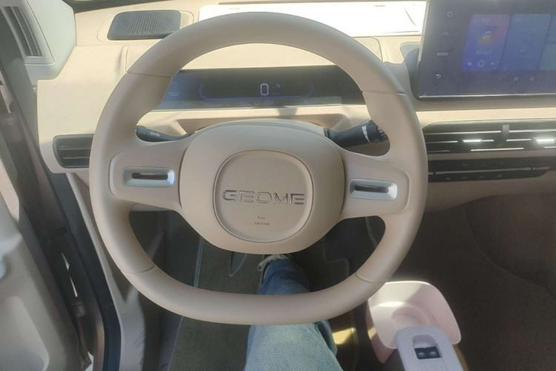 Used Geely Galaxy Panda 2024 Panda Mini 200km Endurance Bear Steering Wheel