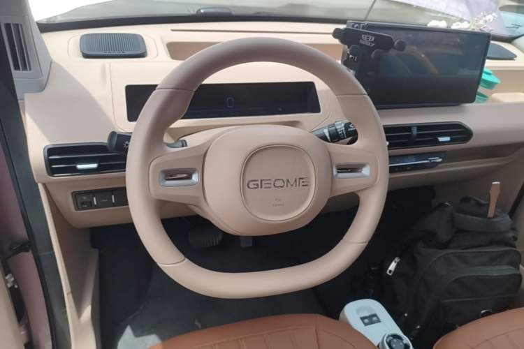 Used Geely Galaxy Panda 2024 Panda Mini 200km Longteng PRO Edition Steering Wheel