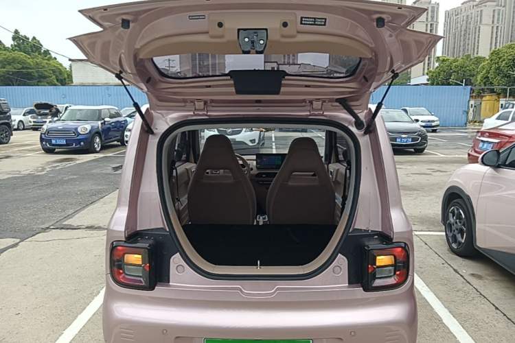 Used Geely Galaxy Panda 2024 Panda Mini 200km Endurance Bear Trunk