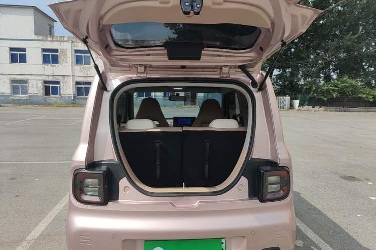 Used Geely Galaxy Panda 2024 Panda Mini 200km Endurance Bear Trunk