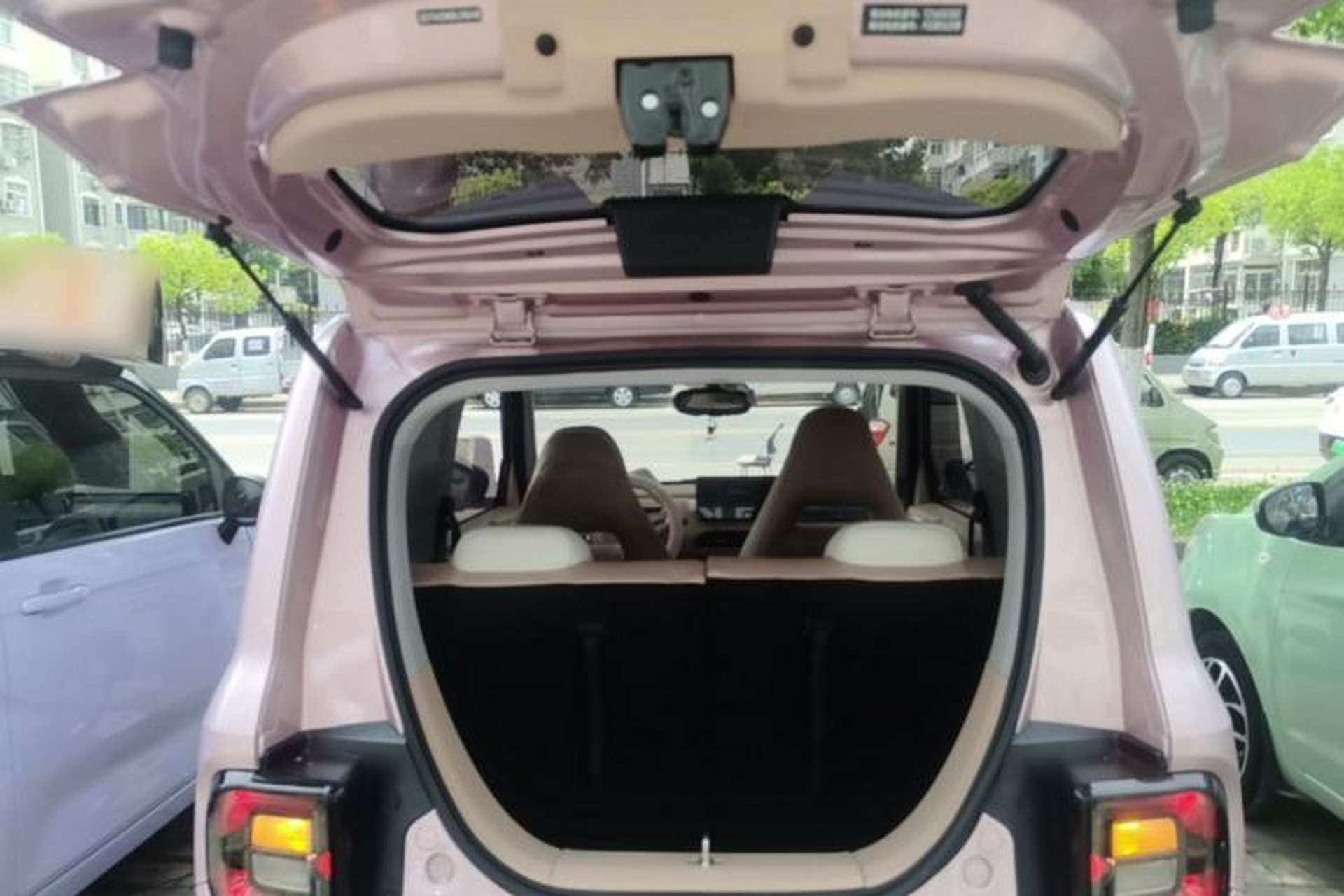 Used Geely Galaxy Panda 2024 Panda Mini 200km Endurance Bear Trunk