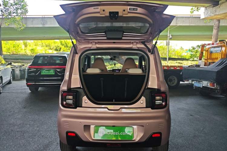 Used Geely Galaxy Panda 2024 Panda Mini 200km Endurance Bear Trunk