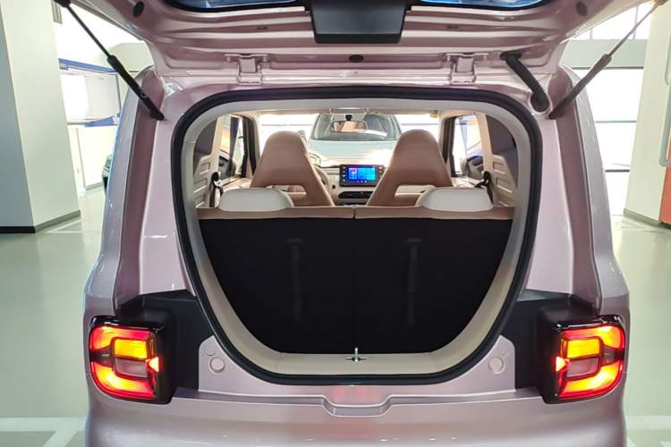 Used Geely Galaxy Panda 2024 Panda Mini 200km Endurance Bear Trunk
