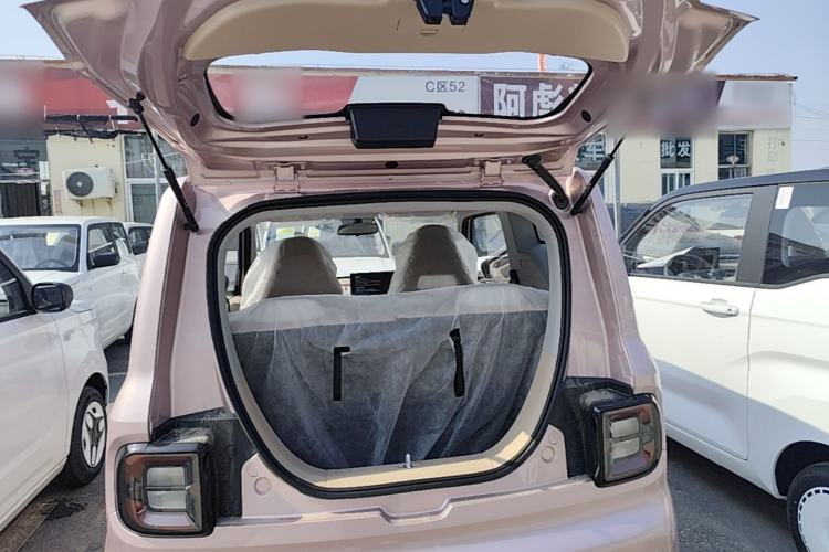Used Geely Galaxy Panda 2024 Panda Mini 200km Endurance Bear Trunk