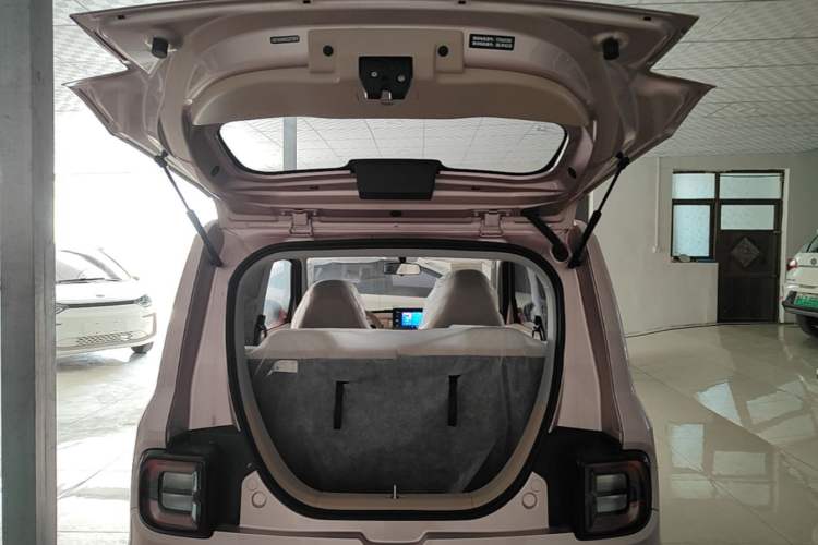 Used Geely Galaxy Panda 2024 Panda Mini 200km Endurance Bear Trunk