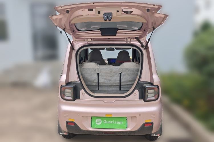Used Geely Galaxy Panda 2024 Panda Mini 200km Endurance Bear Trunk