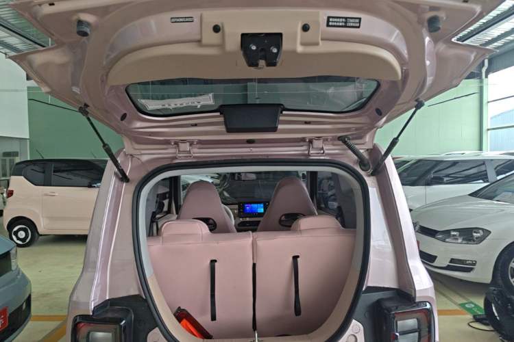 Used Geely Galaxy Panda 2024 Panda Mini 200km Endurance Bear Trunk