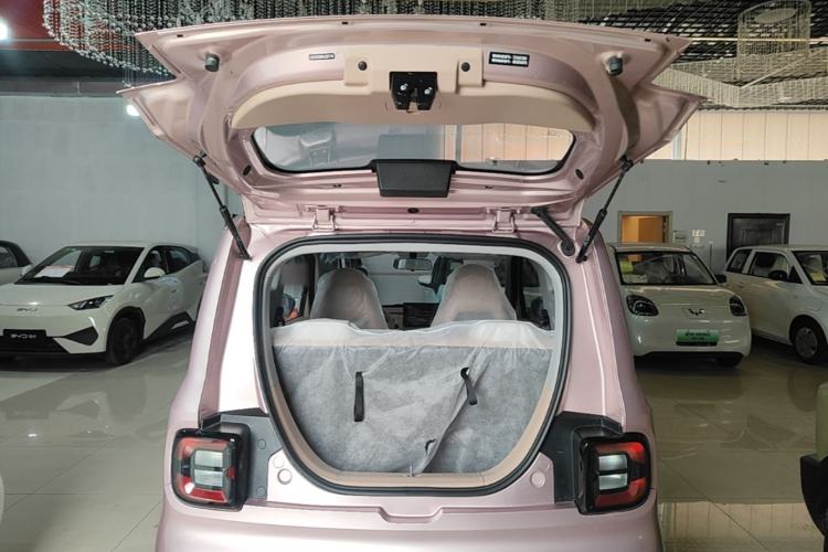 Used Geely Galaxy Panda 2024 Panda Mini 200km Endurance Bear Trunk
