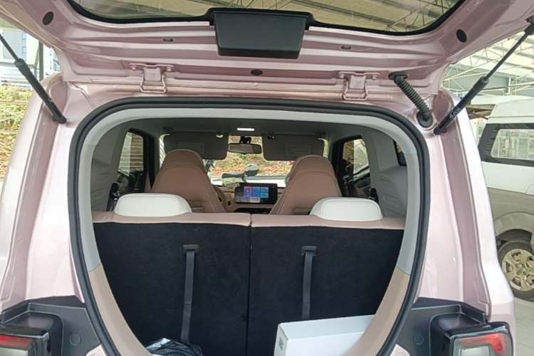 Used Geely Galaxy Panda 2024 Panda Mini 200km Endurance Bear Trunk