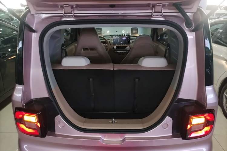 Used Geely Galaxy Panda 2024 Panda Mini 200km Endurance Bear Trunk