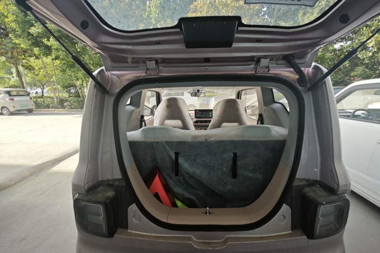 Used Geely Galaxy Panda 2024 Panda Mini 200km Endurance Bear Trunk