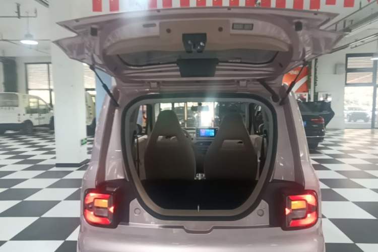Used Geely Galaxy Panda 2024 Panda Mini 200km Endurance Bear Trunk