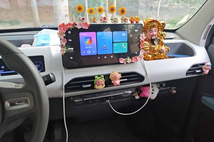 Used Geely Galaxy Panda 2024 Panda Mini 200km Endurance Bear Audio And AC Panel