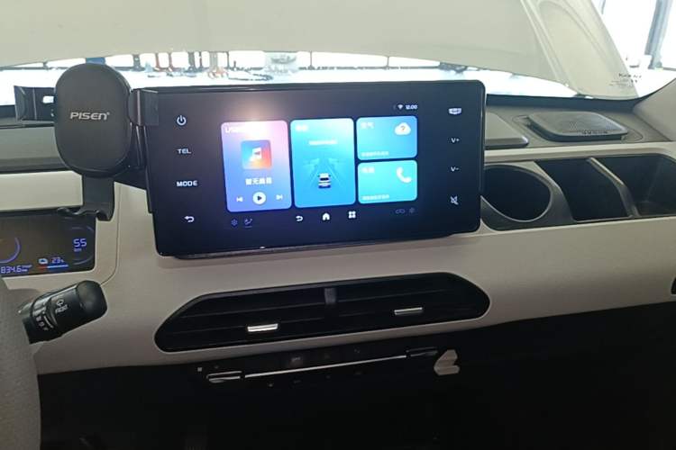 Used Geely Galaxy Panda 2024 Panda Mini 200km Endurance Bear Audio And AC Panel