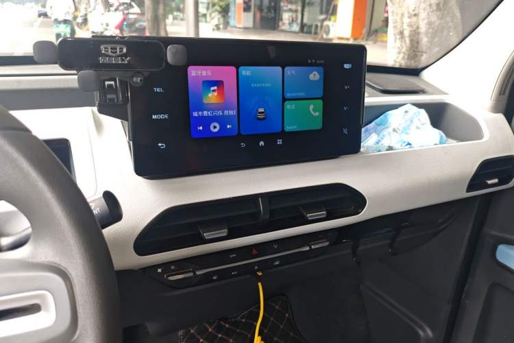 Used Geely Galaxy Panda 2024 Panda Mini 200km Endurance Bear Audio And AC Panel