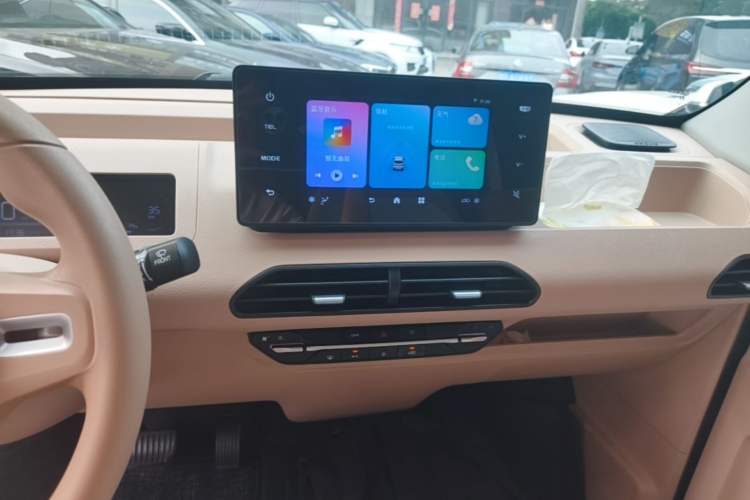 Used Geely Galaxy Panda 2024 Panda Mini 200km Endurance Bear Audio And AC Panel