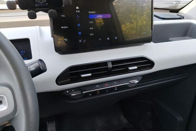 Used Geely Galaxy Panda 2024 Panda Mini 200km Longteng PRO Edition Audio And AC Panel