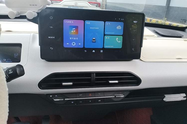Used Geely Galaxy Panda 2024 Panda Mini 200km Endurance Bear Audio And AC Panel