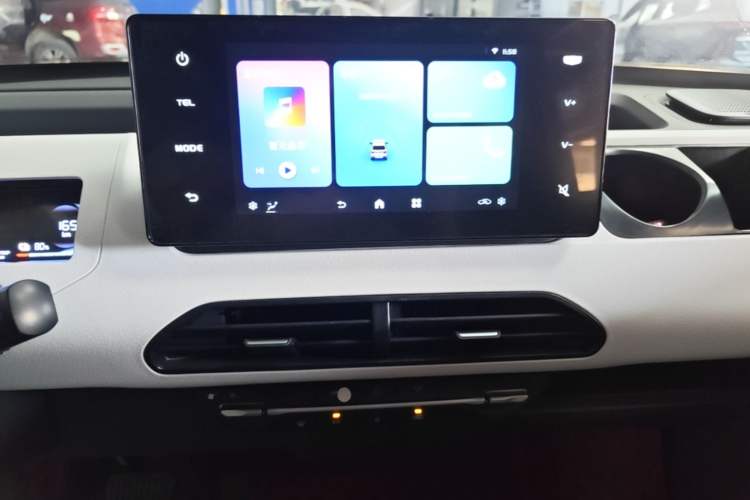 Used Geely Galaxy Panda 2024 Panda Mini 200km Endurance Bear Audio And AC Panel