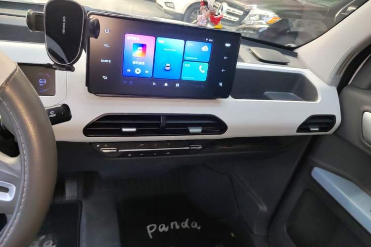 Used Geely Galaxy Panda 2024 Panda Mini 200km Endurance Bear Audio And AC Panel