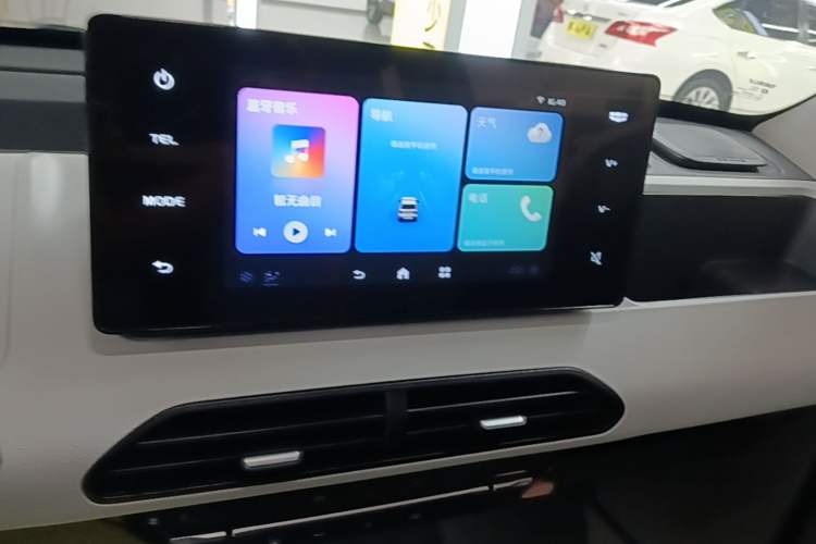 Used Geely Galaxy Panda 2024 Panda Mini 200km Endurance Bear Audio And AC Panel