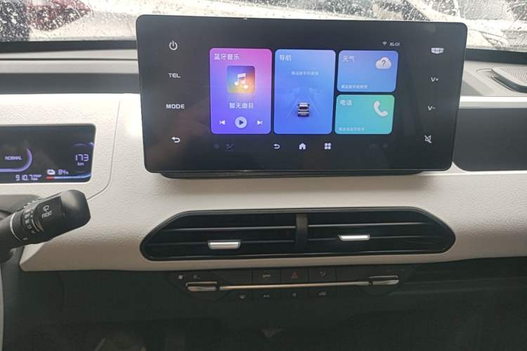 Used Geely Galaxy Panda 2024 Panda Mini 200km Longteng PRO Edition Audio And AC Panel