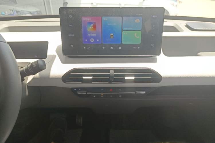 Used Geely Galaxy Panda 2024 Panda Mini 200km Longteng PRO Edition Audio And AC Panel