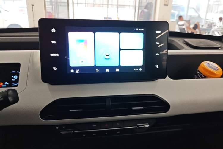 Used Geely Galaxy Panda 2024 Panda Mini 200km Endurance Bear Audio And AC Panel